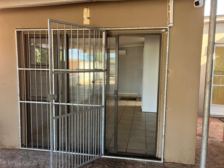 To Let 1 Bedroom Property for Rent in Mosel Eastern Cape